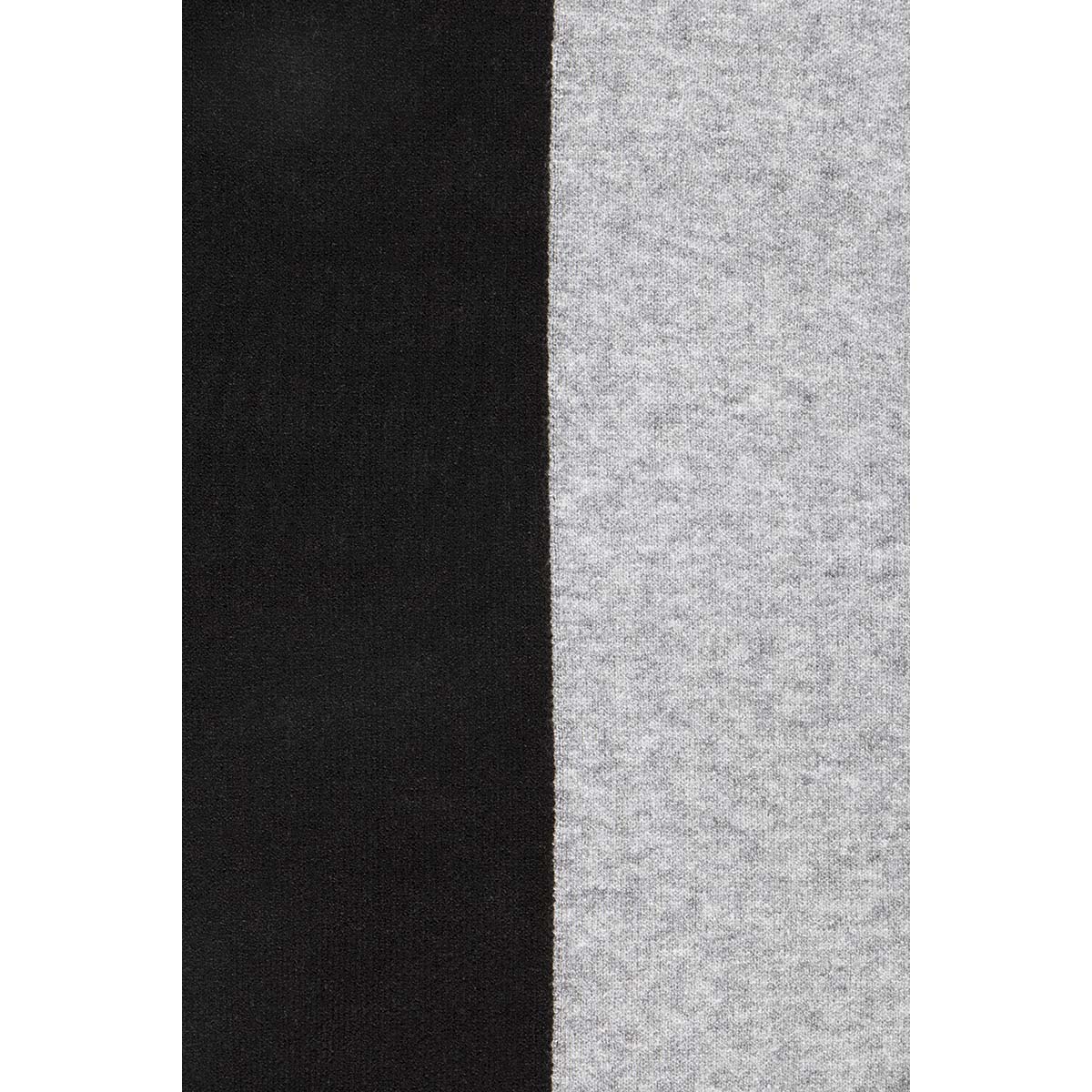 Suéter Mikerinos Cuello Ruso Diseño Bicolor